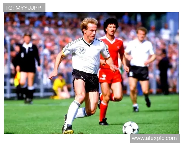 世界杯回顾：足球盛宴中的精彩瞬间与历史变革