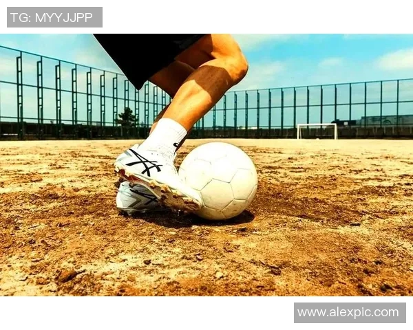 足球鞋的创新与发展:从技术革新到场上表现的全面解析